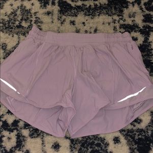 Lulu Lemon Hotty Hot shorts 4”